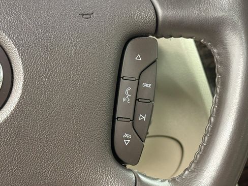 Used 2011 Cadillac DTS image 21