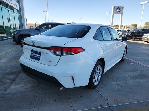 Used 2024 Toyota Corolla LE image 7