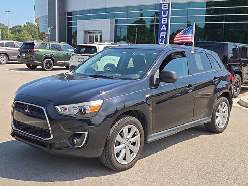 Used 2014 Mitsubishi Outlander Sport ES FWD image 7