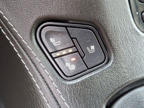 Used 2019 GMC Yukon Denali w/ Denali Ultimate Package image 26