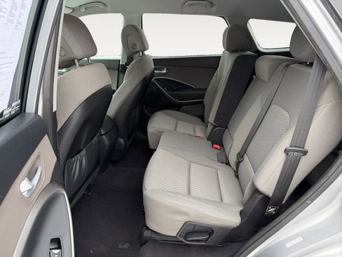 Used 2017 Hyundai Santa Fe SE image 28