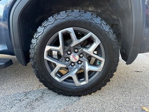 Used 2022 GMC Sierra 1500 SLT w/ SLT Convenience Package image 9