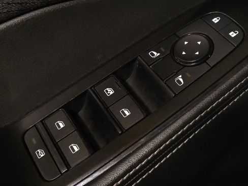 Used 2023 Nissan Rogue SV image 27