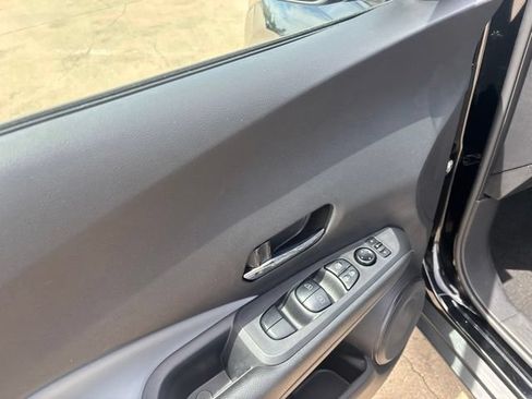 Used 2023 Nissan Kicks SR w/ SR Premium Package FWD image 19