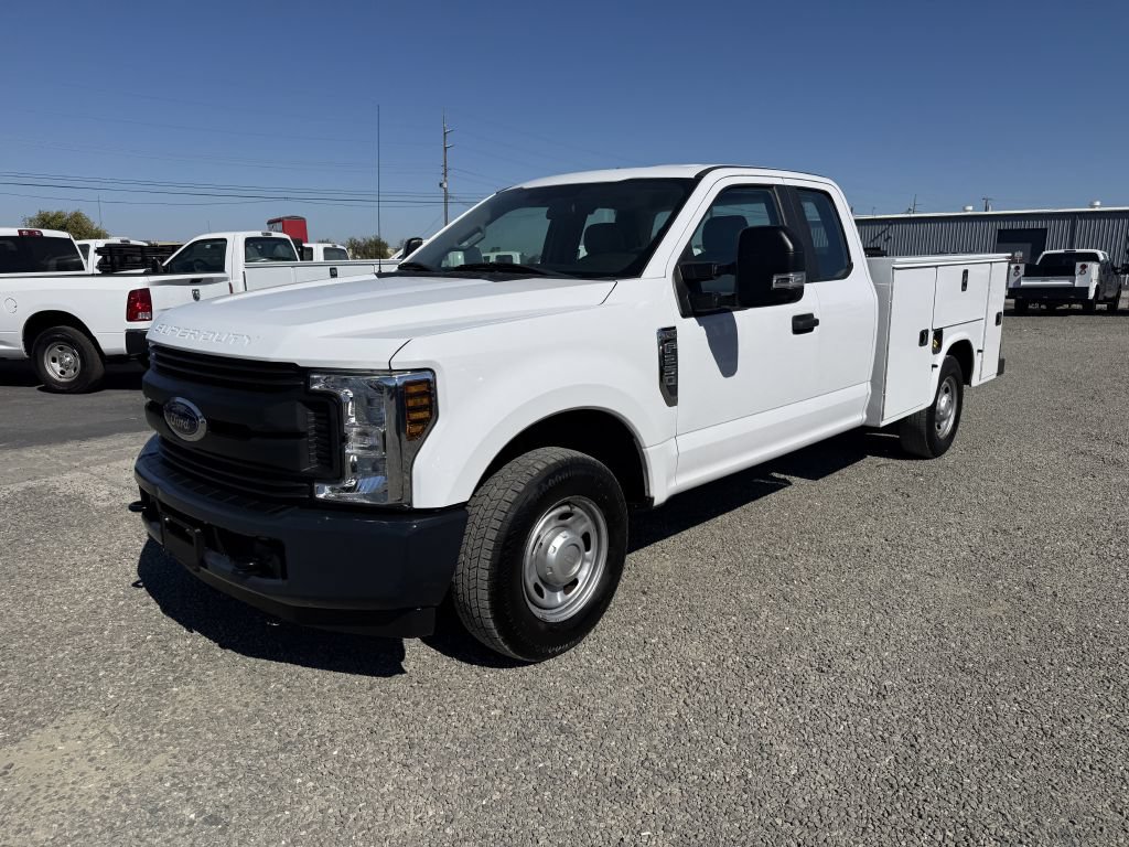 Used 2018 Ford F250 XL w/ Power Equipment Group RWD image 2