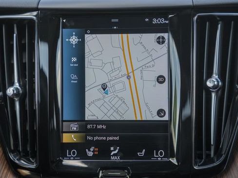 Used 2021 Volvo XC60 T5 Momentum w/ Advanced Package image 23