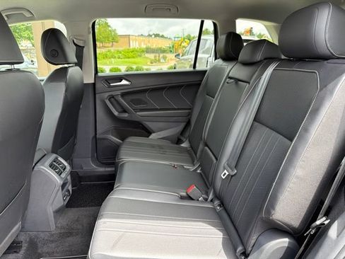 Used 2023 Volkswagen Tiguan SE FWD image 25