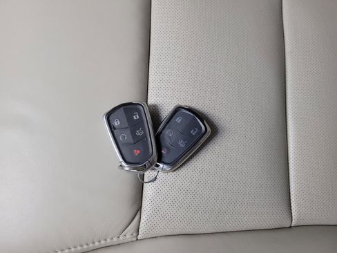 Used 2017 Cadillac XTS Luxury FWD image 32