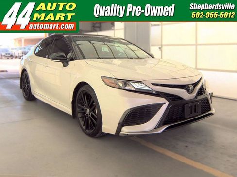 Used 2022 Toyota Camry XSE FWD image 1