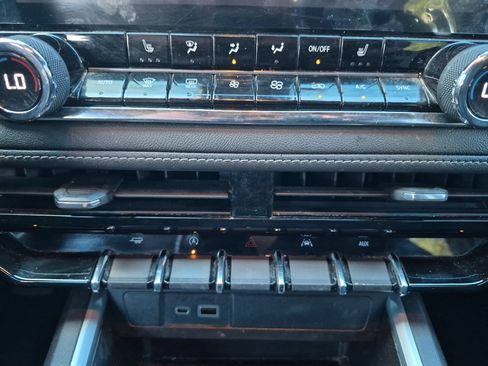 Used 2023 Chevrolet Colorado LT w/ LT Convenience Package III RWD image 18