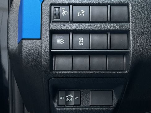 Used 2025 Toyota Tacoma TRD Off-Road image 27