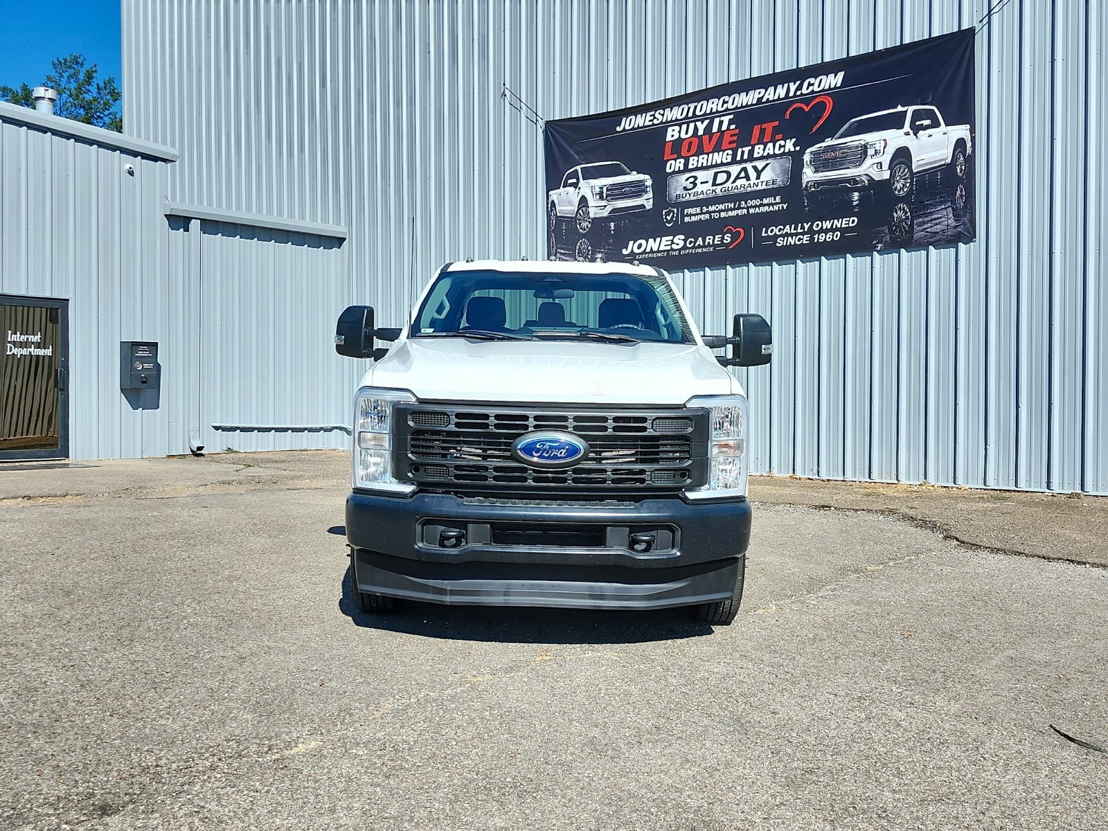 Used 2024 Ford F350 XL w/ FX4 Off-Road Package AWD/4WD image 3