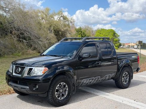 Used 2020 Nissan Frontier PRO-4X w/ Pro-4x Utility Package image 1