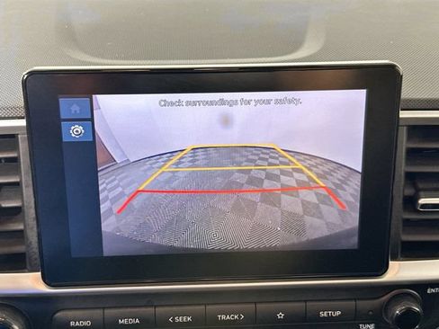 Used 2023 Hyundai Venue SEL w/ Cargo Package FWD image 13