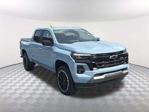 Used 2026 Chevrolet Colorado Z71 w/ Technology Package AWD/4WD image 3