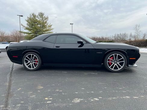 Used 2022 Dodge Challenger R/T w/ Plus Package image 5