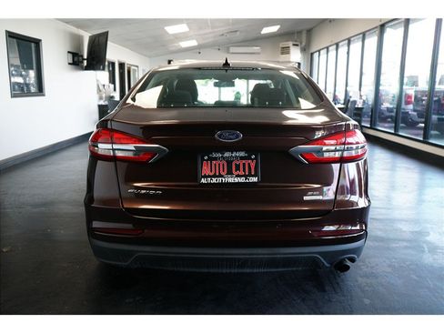 Used 2019 Ford Fusion SE FWD image 6