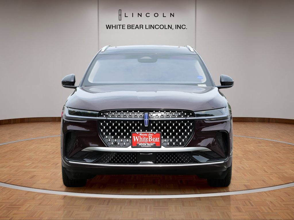 Used 2024 Lincoln Nautilus Reserve w/ Equipment Group 203A AWD/4WD image 2