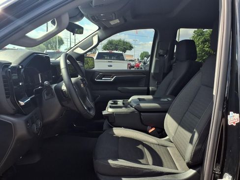 Used 2025 Chevrolet Silverado 1500 LT RWD image 17