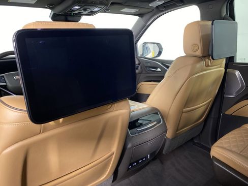 Used 2021 Cadillac Escalade Sport w/ Driver Assist Tech Package image 19