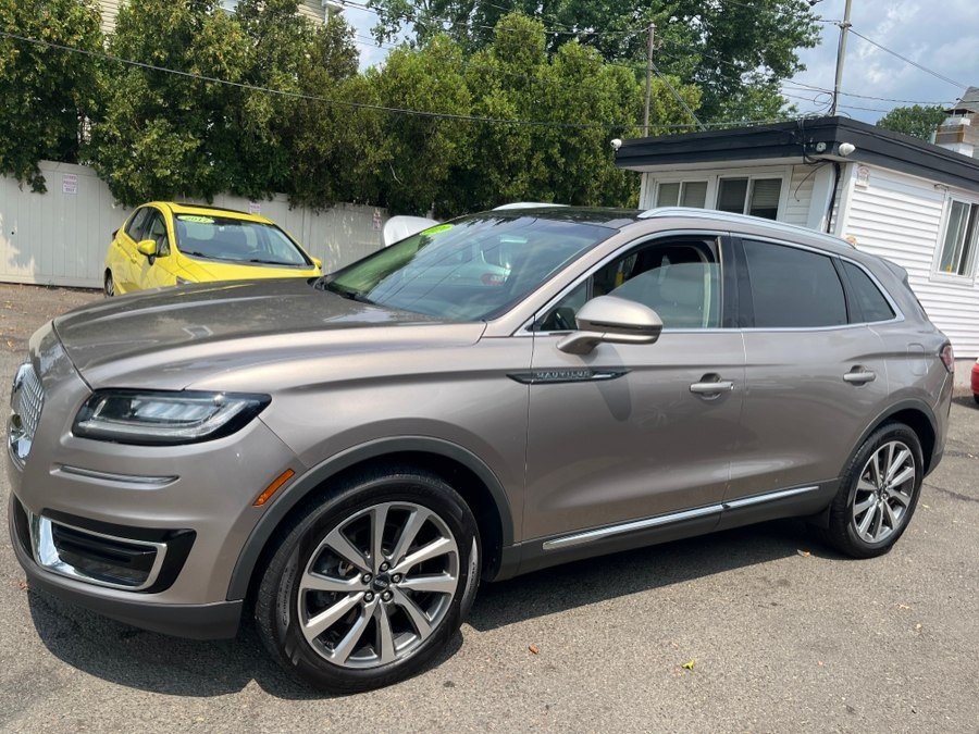 Used 2019 Lincoln Nautilus Select AWD/4WD image 3