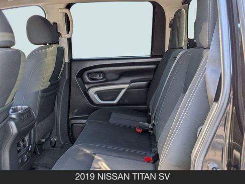 Used 2019 Nissan Titan SV w/ SV Convenience Package RWD image 15