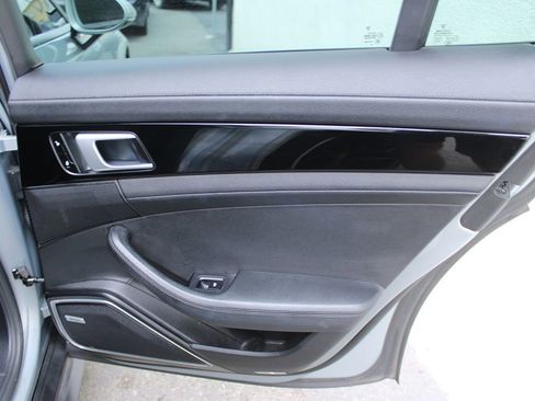 Used 2018 Porsche Panamera 4 image 21