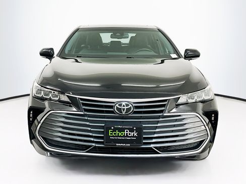 Used 2019 Toyota Avalon XLE image 2