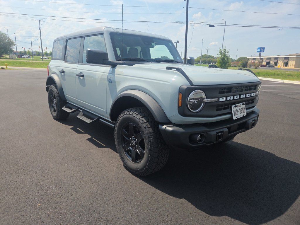 Used 2023 Ford Bronco Black Diamond AWD/4WD image 1