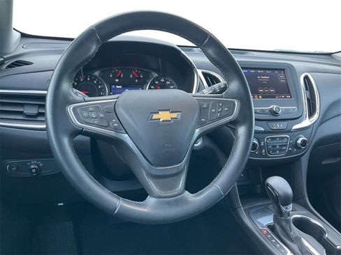 Used 2023 Chevrolet Equinox LT image 17