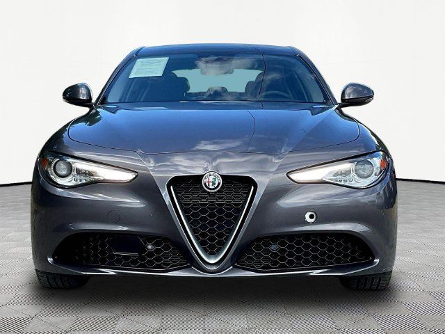 Used 2019 Alfa Romeo Giulia Ti AWD/4WD image 2