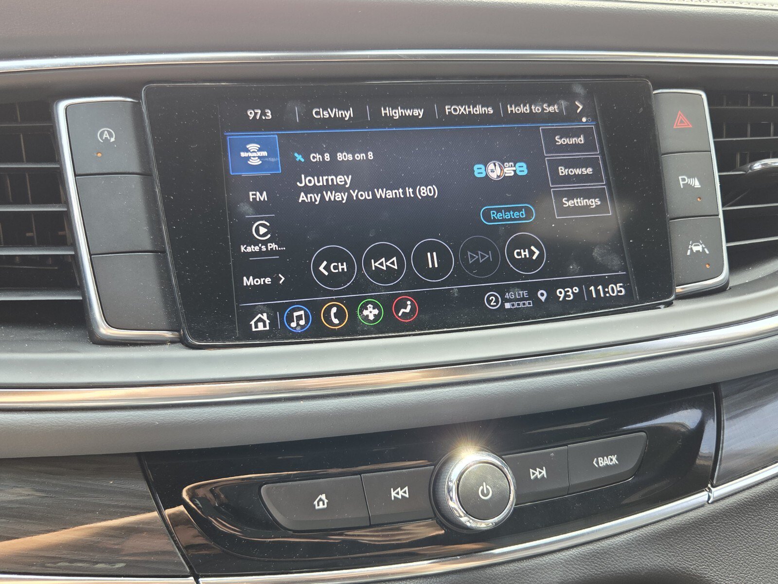 Used 2023 Buick Enclave Essence FWD image 25