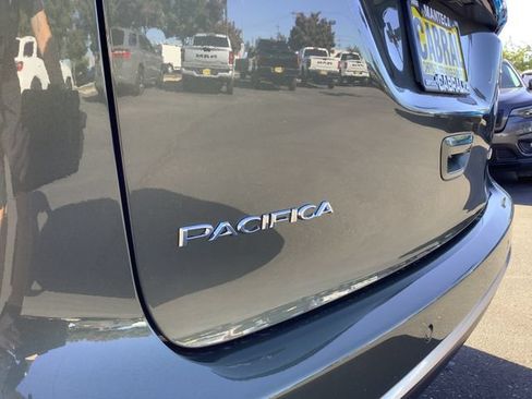 New 2027 Chrysler Pacifica Limited w/ Family Tech Group FWD image 44