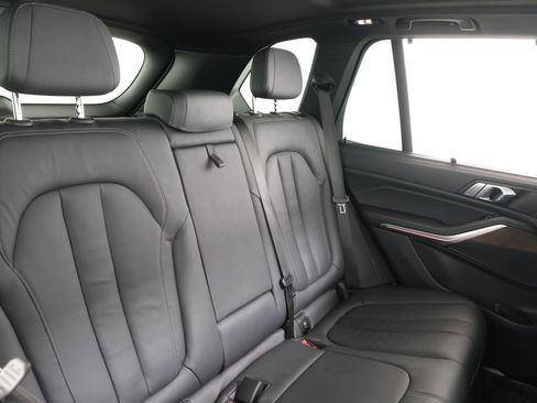 Used 2022 BMW X5 xDrive40i w/ Premium Package AWD/4WD image 41