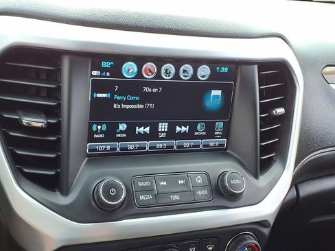 Used 2018 GMC Acadia SLE w/ LPO, Floor Liner Package image 24