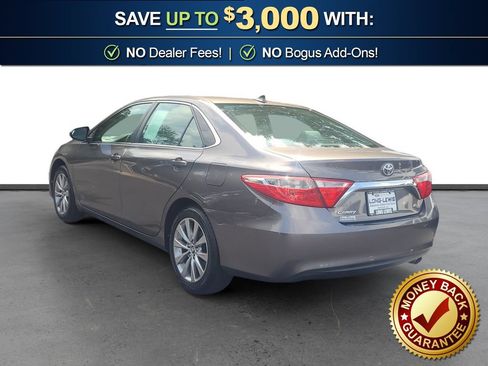 Used 2017 Toyota Camry XLE w/ Moonroof Package FWD image 4