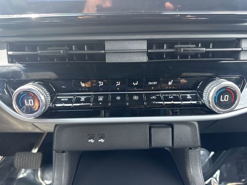 Used 2024 Honda Prologue EX image 18