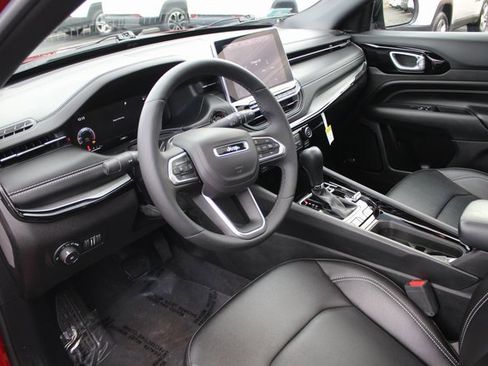 Used 2024 Jeep Compass Limited w/ High Altitude Package image 3