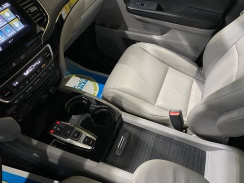 Used 2021 Honda Pilot Touring image 19