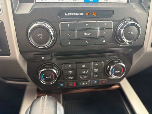 Used 2018 Ford F150 Lariat image 19