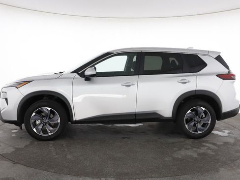 Used 2025 Nissan Rogue SV FWD image 7