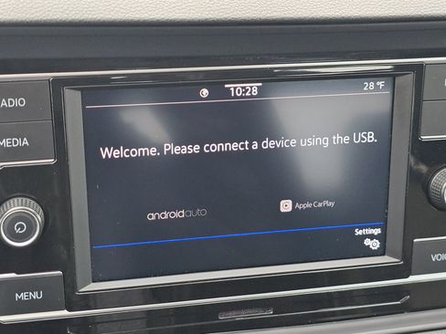 Used 2024 Volkswagen Jetta SE image 9