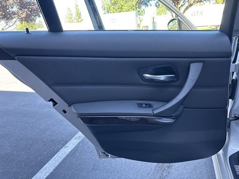 Used 2006 BMW 325i Sedan RWD image 29