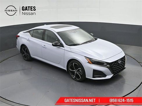 New 2025 Nissan Altima 2.5 SR image 50