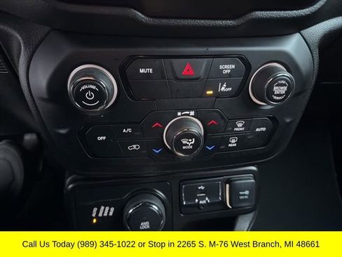 Used 2021 Jeep Renegade Latitude image 19