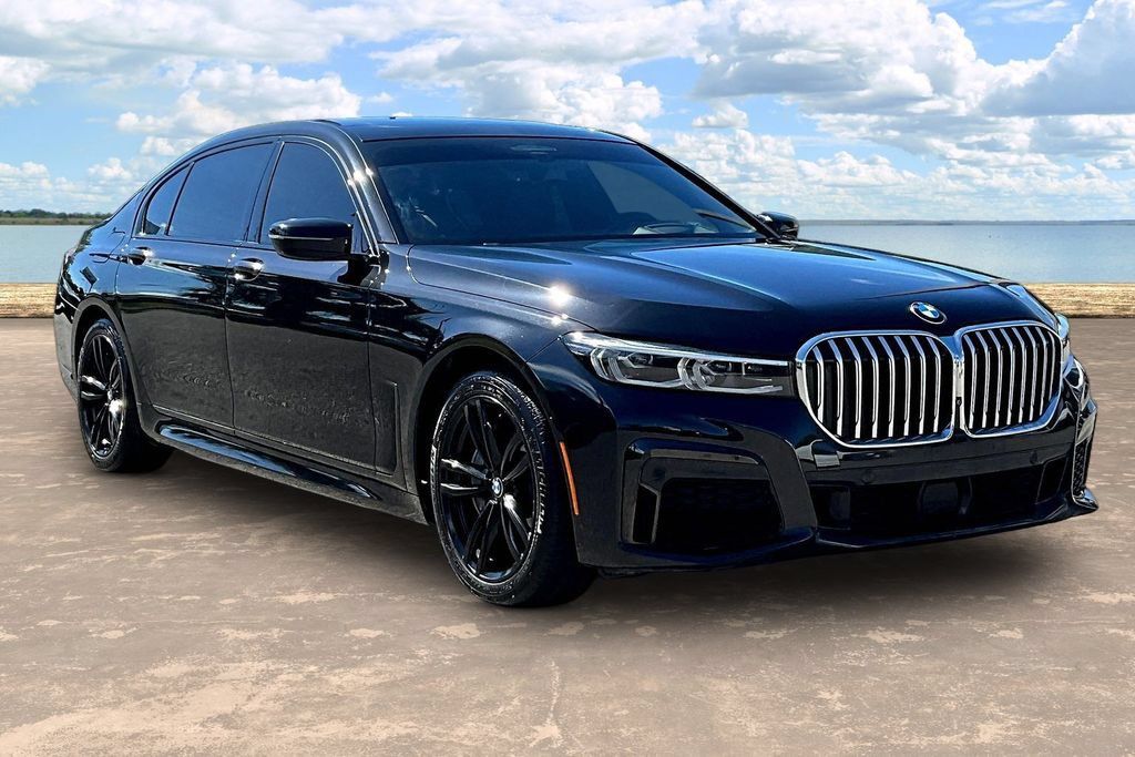 Used 2021 BMW 750i xDrive w/ Executive Package AWD/4WD image 3