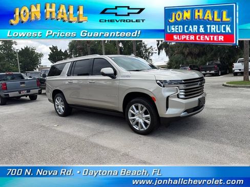 Used 2023 Chevrolet Suburban High Country AWD/4WD image 18