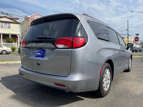 Used 2020 Chrysler Voyager Lxi image 4