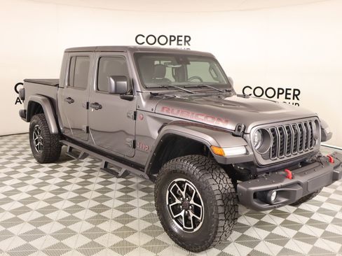 Used 2024 Jeep Gladiator Rubicon image 1