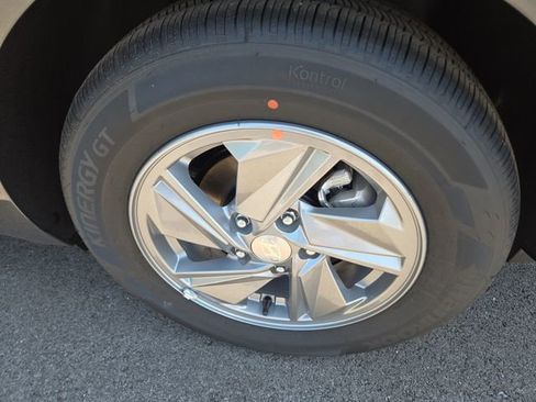 New 2026 Hyundai Elantra SE FWD image 28